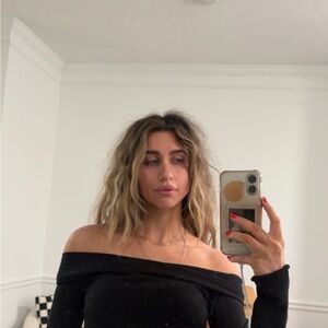 NICHOLAS Elegant Black Garment